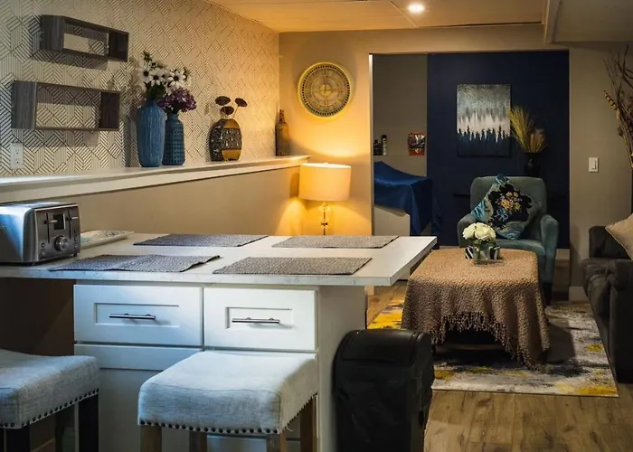 Cheerful Home Close To Downtown Kelowna